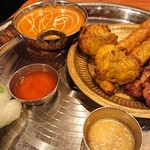 POKHARA - ペアセットのカレーと焼き物&生春巻プレート  チキンの串に刺さってたのが実に美味しかった