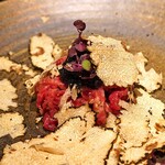 西麻布 焼肉 X - ユッケ　トリュフかけ