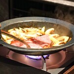 西麻布 焼肉 X - 松茸 × すき焼き