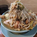 ラーメン富士丸 - 豚増しラーメン（麺少なめ・野菜ちょい増し・ニンニク少し）