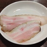 ラーメン 凌駕堂 - 別皿の燻製チャーシュー