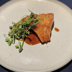 abysse - 赤むつの火入れはもちろん最高なのですが、このミズムカゴがほんっっっとうにおいしい！！鳥ベースのソースと絡んで少し唐辛子も入ってたのかな？あまりのうまさに思わず唸りました