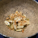 abysse - バカ貝は初めて食べたかもしれない、コリコリな身質、ピーナッツの香ばしい匂いにレンズ豆のマットな舌触り