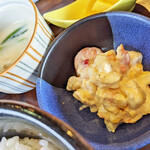 Inaho - 小鉢の海老入り玉子サラダはご飯にも合う