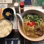 沖縄料理 サスケ - ソーキそば＋小ライス