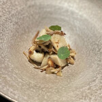 abysse - アナゴにオッペシーノ（里芋）、キノコ数種類　秋をぎゅっと感じさせる香りの中アナゴの滋味溢れる味わいが堪りません