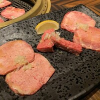大徳壽 関内本店 - タン食べ比べ