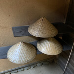 柳生の庄 - 大浴場の露天風呂には　雨の日様の笠が用意されてます。