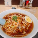 個室創作居酒屋スター - ランチ　ネギ叉焼麺　アップ　山椒多めの刺激あるスープ
