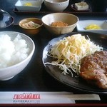 骨付鳥パチャマンカ - 若鶏骨抜きモモ定食