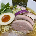 中華そば うお青 - 特中華のトッピング