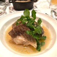 カーザ ヴィニタリア - クエの軽い煮込み オマール海老のコンソメ仕立て