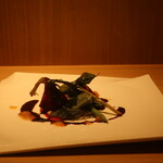 RISTORANTE IL NODO - 小田原漁師原さんの鹿ロース 藁 渡辺農園のナス ハラペーニョ ポルト酒