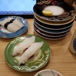 回転寿し トリトン - 中盤光景。