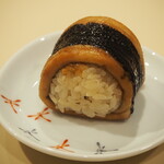 むすび寿司 - 活〆煮穴子一本俵巻き（480円）