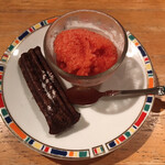 ペンション てんとう虫 - デザートはいちごのシャーベットとチュロスみたいなもの