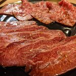 焼肉 牛猿 - ツラミと赤身モモ肉