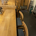 いまがわ食堂 - カウンターでは、女性のお一人様もいました☆