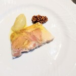 La Brianza - 豚顔肉塩漬け煮込みテリーヌバソアールサルサベルデ。やわらかポークお肉と脂身やさしい味わい、プリプリの煮こごりと風味あるサルサベルデと軽快感あるタスマニア産粒マスタードでまさに美味しさ巧み☆