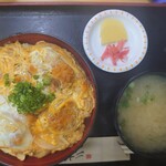 Chiduru - カツ丼700円(みそ汁つき)