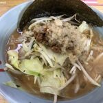 らーめんR - 限定 背脂豚骨ラーメン (850円)