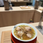 らーめん 七彩飯店 - ラーメン870円