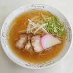 大新食堂 - 中華そば（450円）