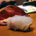 すし人 三篤 - 2週間寝かせた紅葉鯛