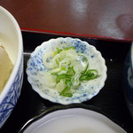 永井食堂 - もつ煮定食（もつ大）＋奴　ズームアップ