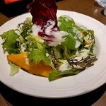 Itarian Dainingu Esutaria - 季節野菜のサラダ