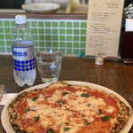 ピッツェリア ダ マッシモ - マルゲリータと炭酸水