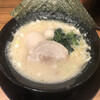 横浜家系ラーメン春吉家 天神三丁目店