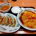 日高屋 - 天津飯（並盛）、バジル餃子セット［740円］