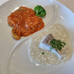 四川豆花飯荘 - 海老のチリソースと鮮魚の卵白ソース掛け　紅白盛り合わせ