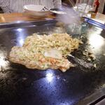 Monja Okonomiyaki No Mise Teppan Dainingu Okonomiya - 料理　　