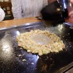 Monja Okonomiyaki No Mise Teppan Dainingu Okonomiya - 料理　　