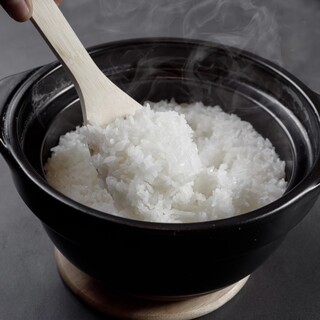 We are particular about the rice being cooked in a clay pot after receiving your order!