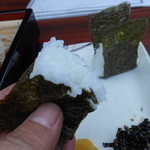 手打ちそば処 藤美 - おにぎり。。。2個付きです！