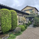 Ajidokoro Oomori - 和風な建物