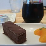 ボーノ - コーヒー ・セット  チョコレートケーキはオペラとか？(´・ω・`)?