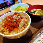 Sukiya - キムチ豚丼サラダセット
