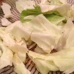 焼鳥　とり和 - 九州ならではのキャベツ（酢タレ）