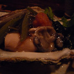 酒盃 - 岩がき　ズームアップ