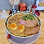 肉そば麺達 - 味玉付き中華そば、麺固め、背脂多め