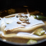 サロン ド ナナデェコール - 味噌汁（しめじ、オクラ）