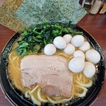 横浜家系ラーメン なるは家 - 