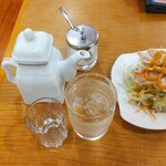 Honkon Tei - バンバンジーサラダ　180円＋紹興酒2合　700円