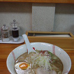 らーめん弥七 - 醤油ラーメン