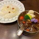 トマト - 和牛ジャワカレーと季節の野菜