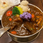 トマト - 和牛ジャワカレーと季節の野菜